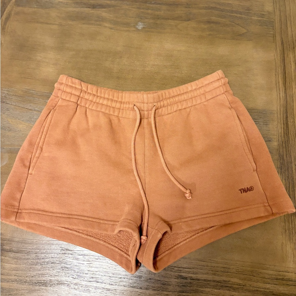 Aritzia TNA brown sweatshorts boyfriend fit size small